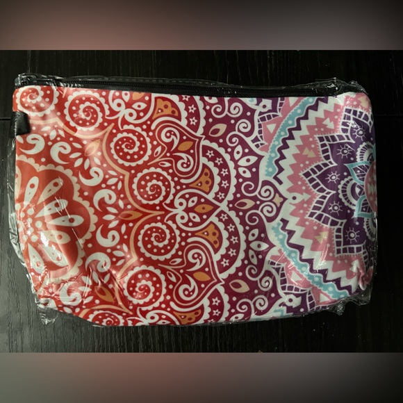 π€π 10/31 Boutiques Host Pick!!! NEW- Mandala-Inspired Makeup Bags ππ€ - Picture 5 of 16